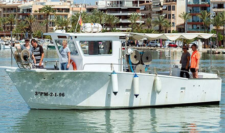 www.fishingtripmajorca.co.uk boat tours in Alcudia with Es Batlets